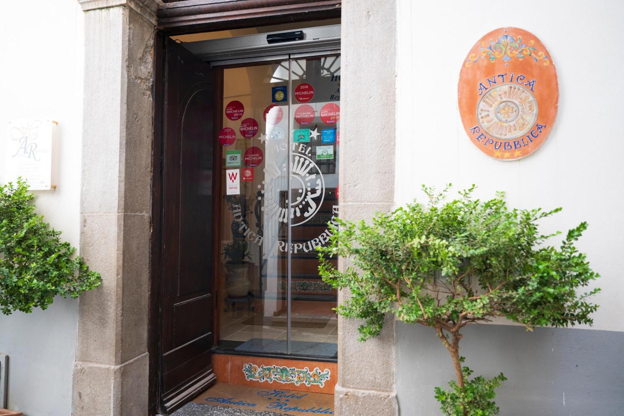Aparthotel Antica Repubblica In Amalfi Center At 100Mt From The Sea Buitenkant foto